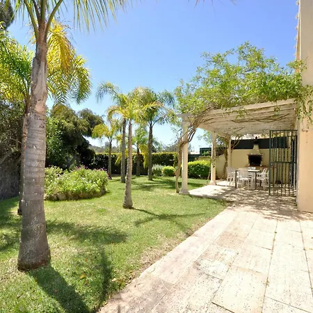 In Vilamoura Near Falesia Villa Quarteira