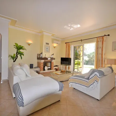 In Vilamoura Near Falesia Villa