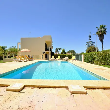 Villa In Vilamoura Near Falesia