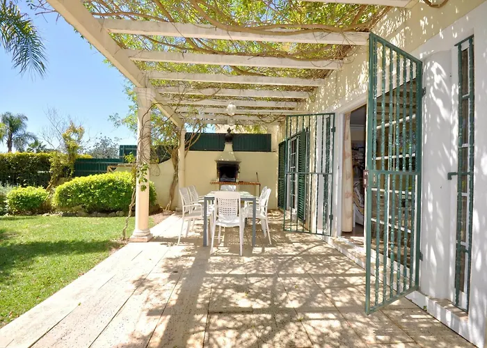 Villa In Vilamoura Near Falesia
